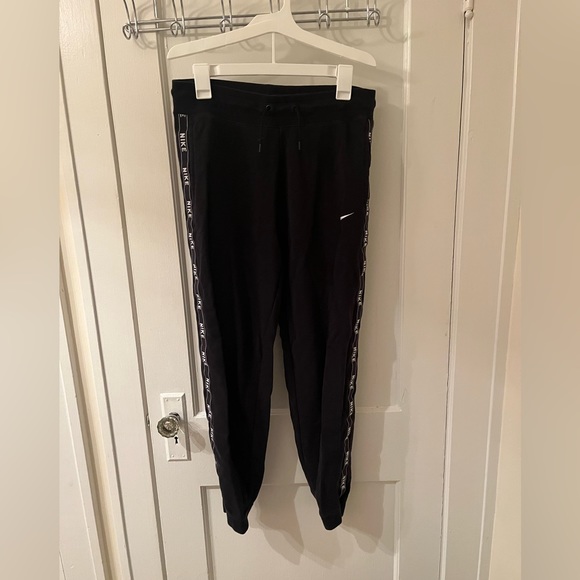 Nike Sweatpants, Black - Picture 1 of 3